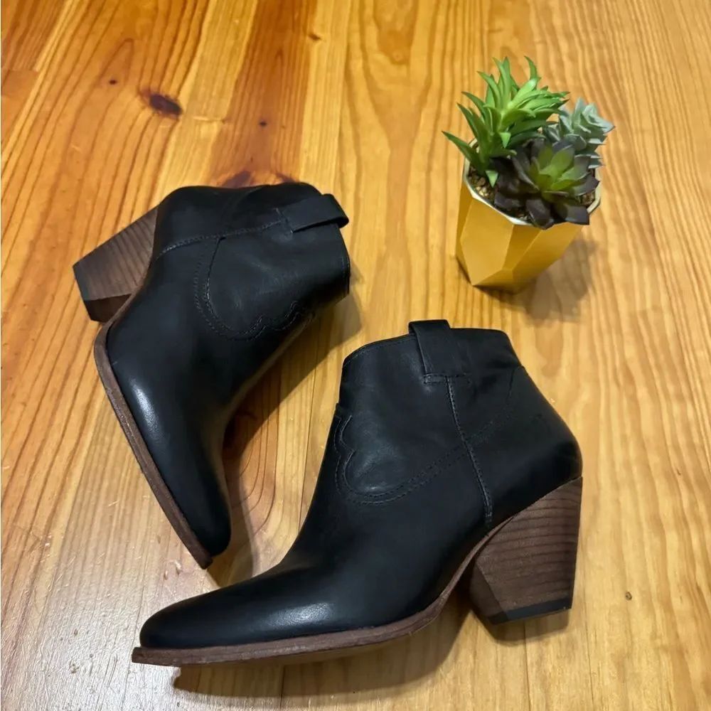 Frye Women’s Reina Boot Size 8M Black Leather Western Bootie Block Heel Boho